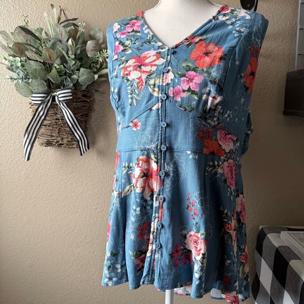 Torrid Woman’s Plus Blue Floral Button-Down Sleeveless Top Blouse 2X